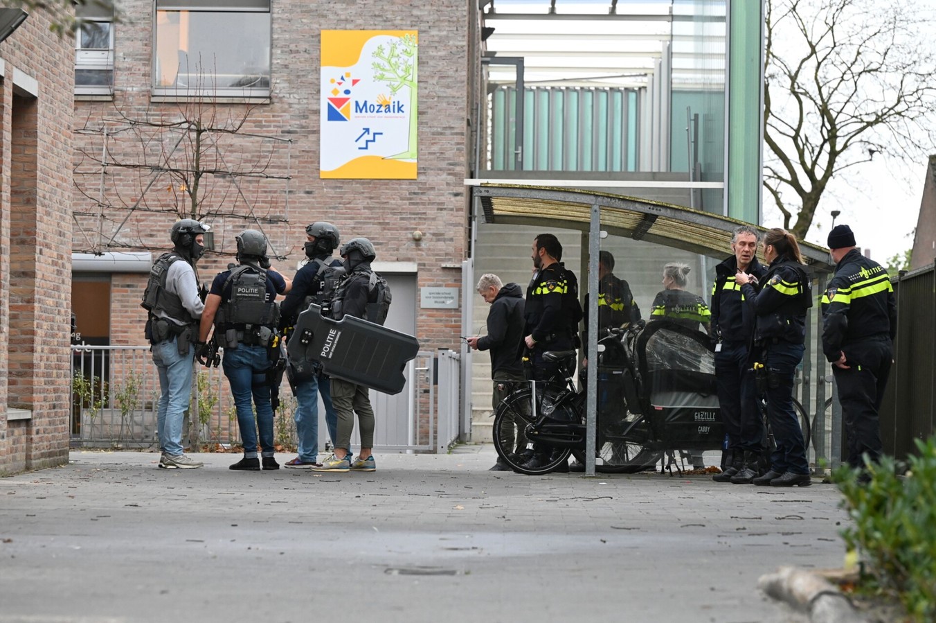 Grote Politie-inzet Na Dreiging Bij Basisschool Oisterwijk - VRMWB