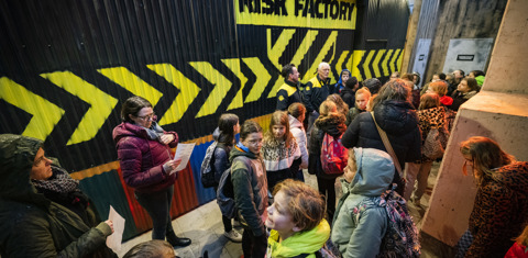 Groep op bezoek bij de Risk Factory