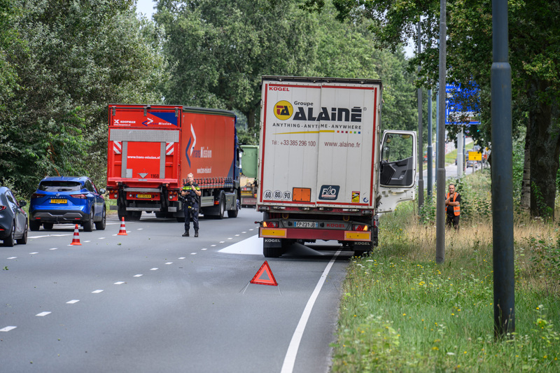 Vrachtwagen lekt kunststof bolletjes